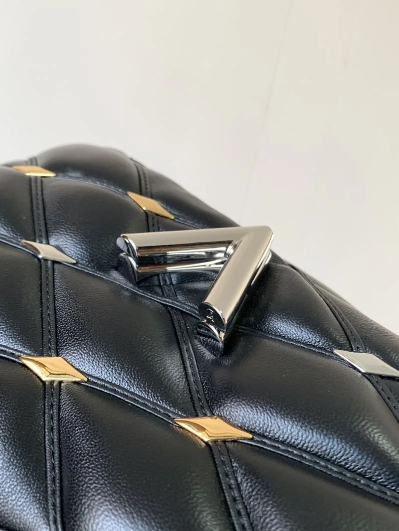 Refined Louis Vuitton Twist Bags 39033