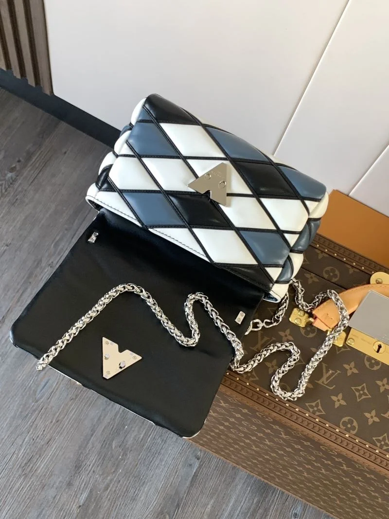 Louis Vuitton Twist Bags UrbanChic 39030