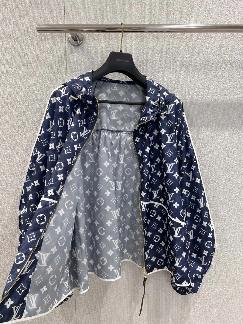 Unisex Louis Vuitton Vest 130933