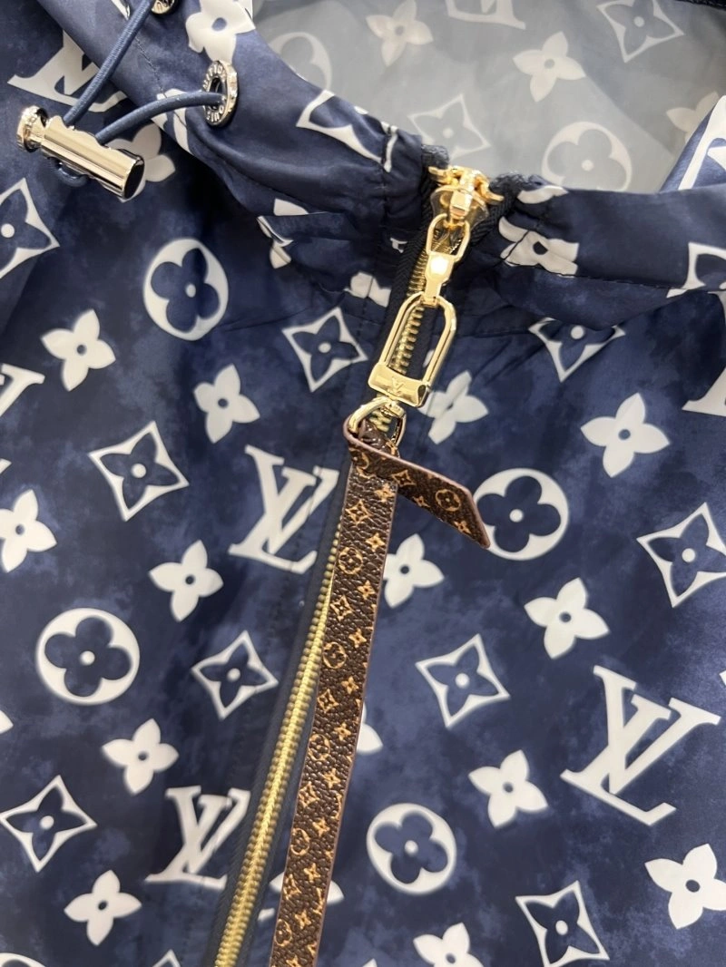 Unisex Louis Vuitton Vest 130933