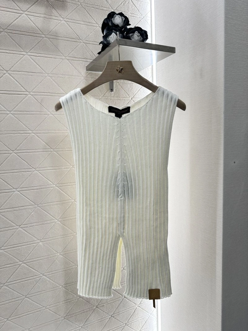 Minimalist Louis Vuitton Vest 130930
