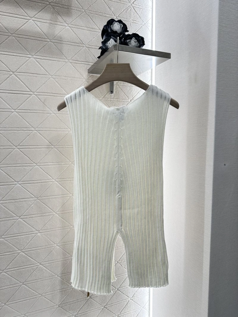 Minimalist Louis Vuitton Vest 130930