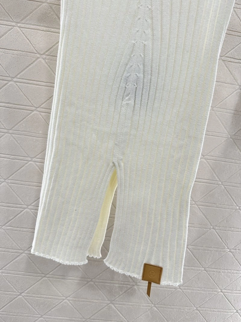 Minimalist Louis Vuitton Vest 130930