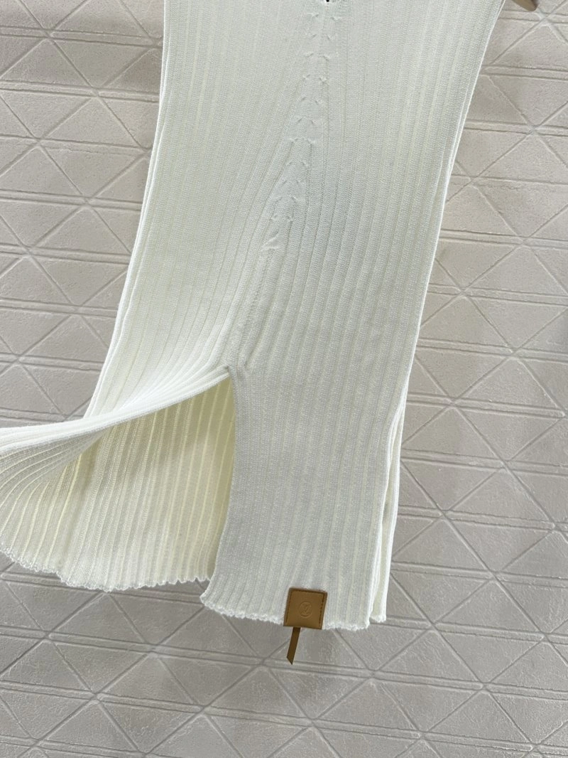 Minimalist Louis Vuitton Vest 130930