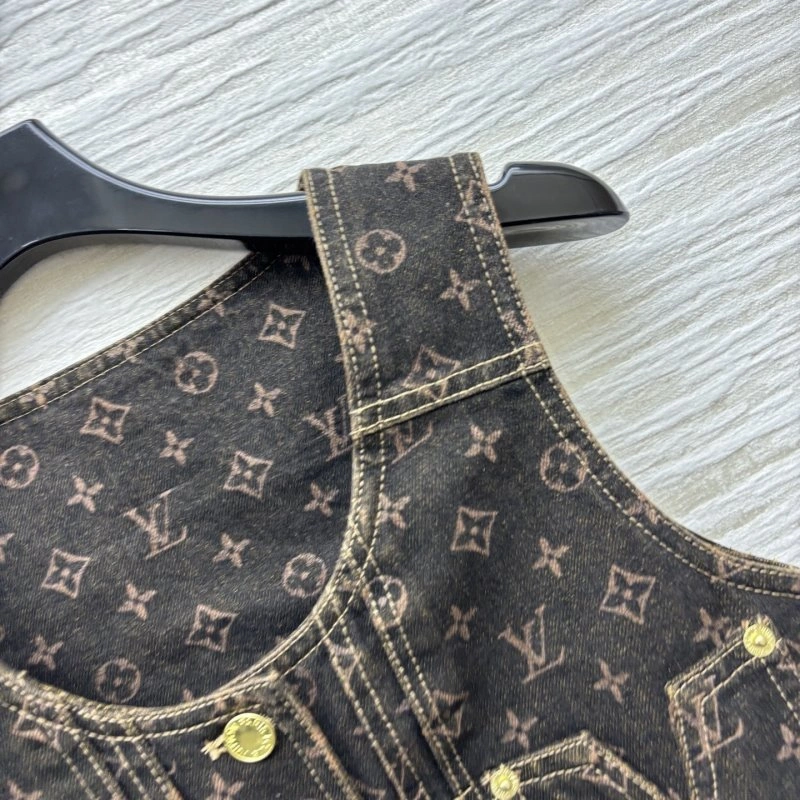 Sporty Louis Vuitton Vest 130926