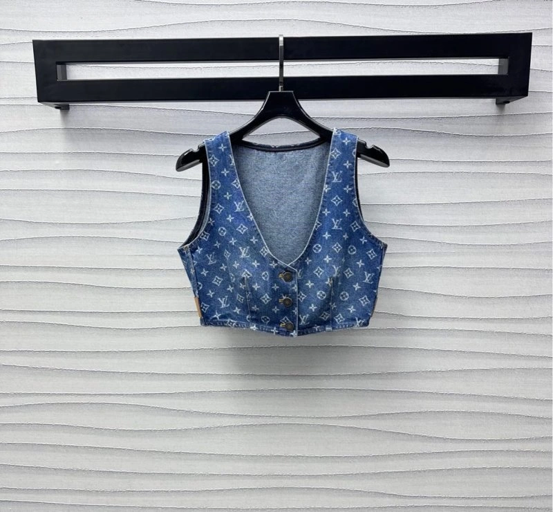 Versatile Louis Vuitton Vest 130382