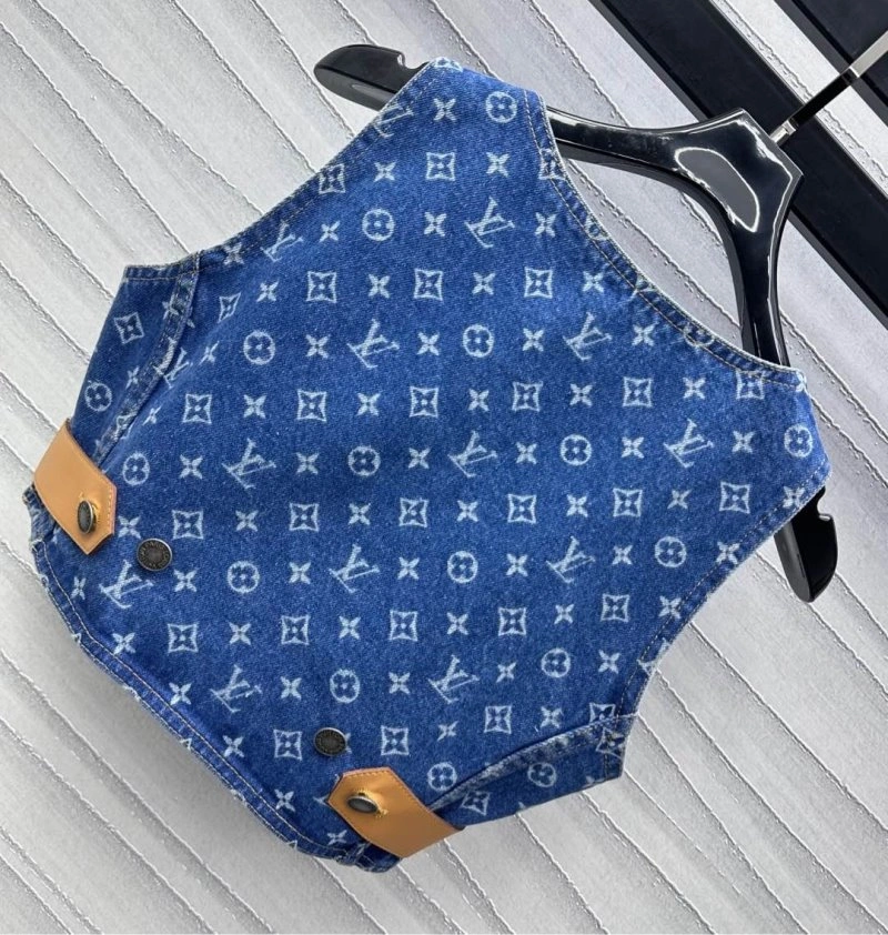 Versatile Louis Vuitton Vest 130382