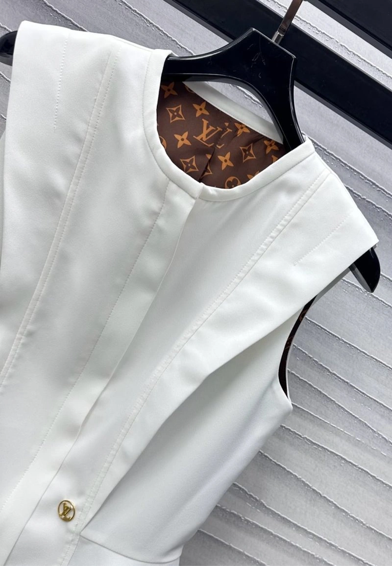 Louis Vuitton Vest WaterResistant 130370