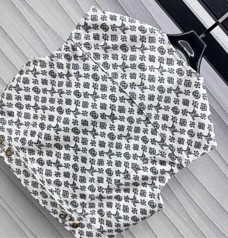 Neat Louis Vuitton Vest 130352
