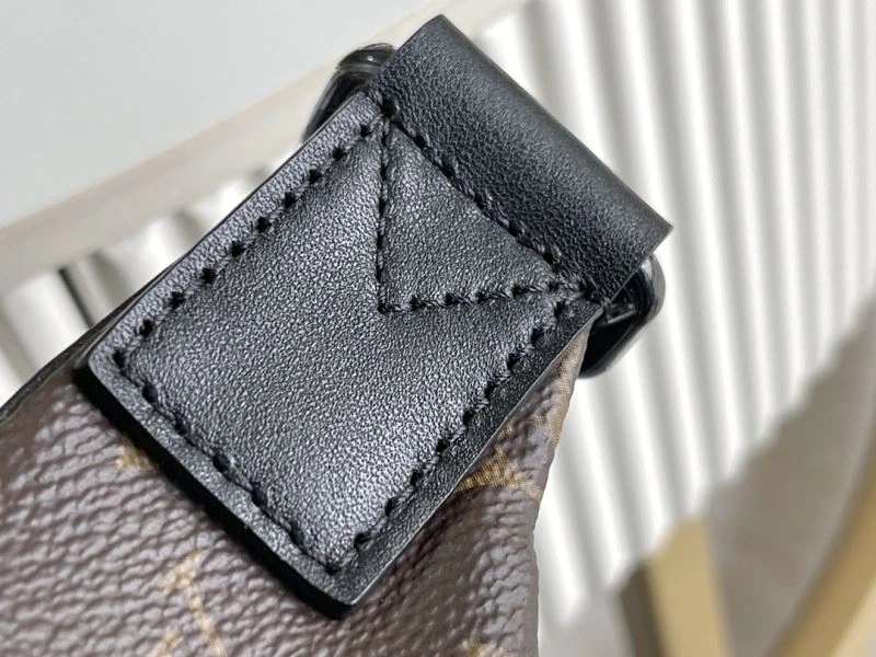 Louis Vuitton Waist Chest Packs Sporty 94107