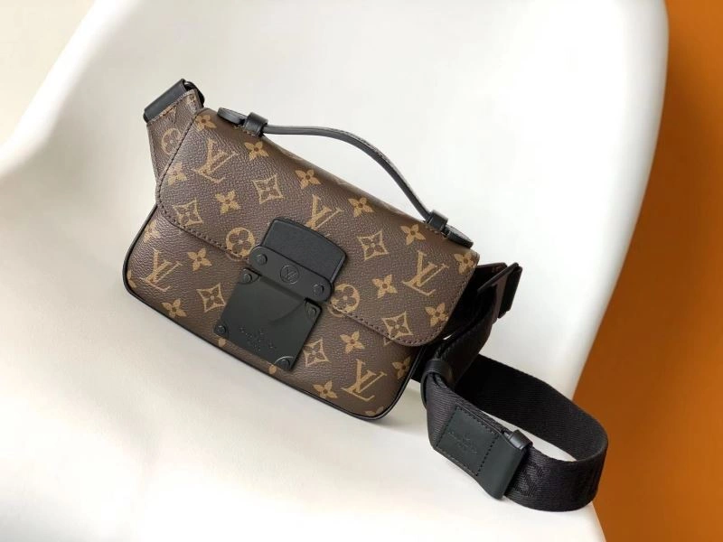 Durable Louis Vuitton Waist Chest Packs 94096