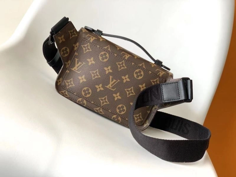Durable Louis Vuitton Waist Chest Packs 94096