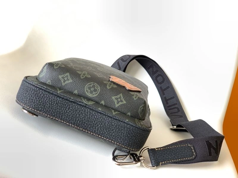 Stretchable Louis Vuitton Waist Chest Packs 94098