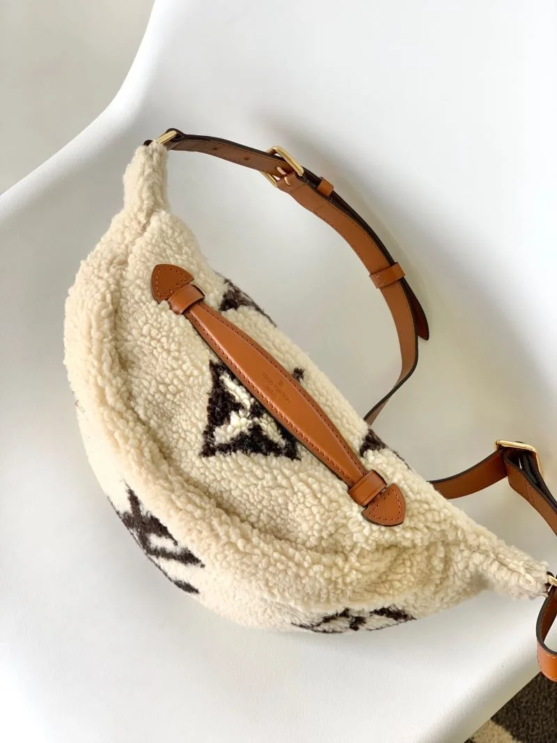 Lightweight Louis Vuitton Waist Chest Packs 43200