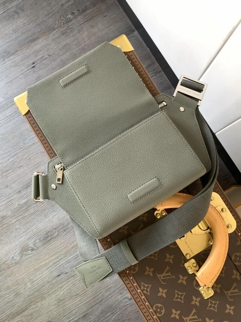 Louis Vuitton Waist Chest Packs Sleek 42112
