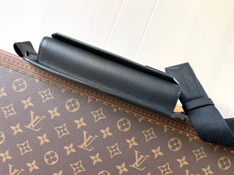 Thermal Louis Vuitton Waist Chest Packs 42100