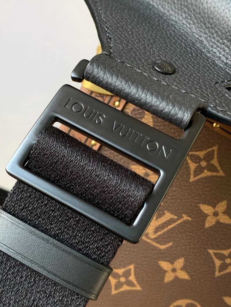 Thermal Louis Vuitton Waist Chest Packs 42100
