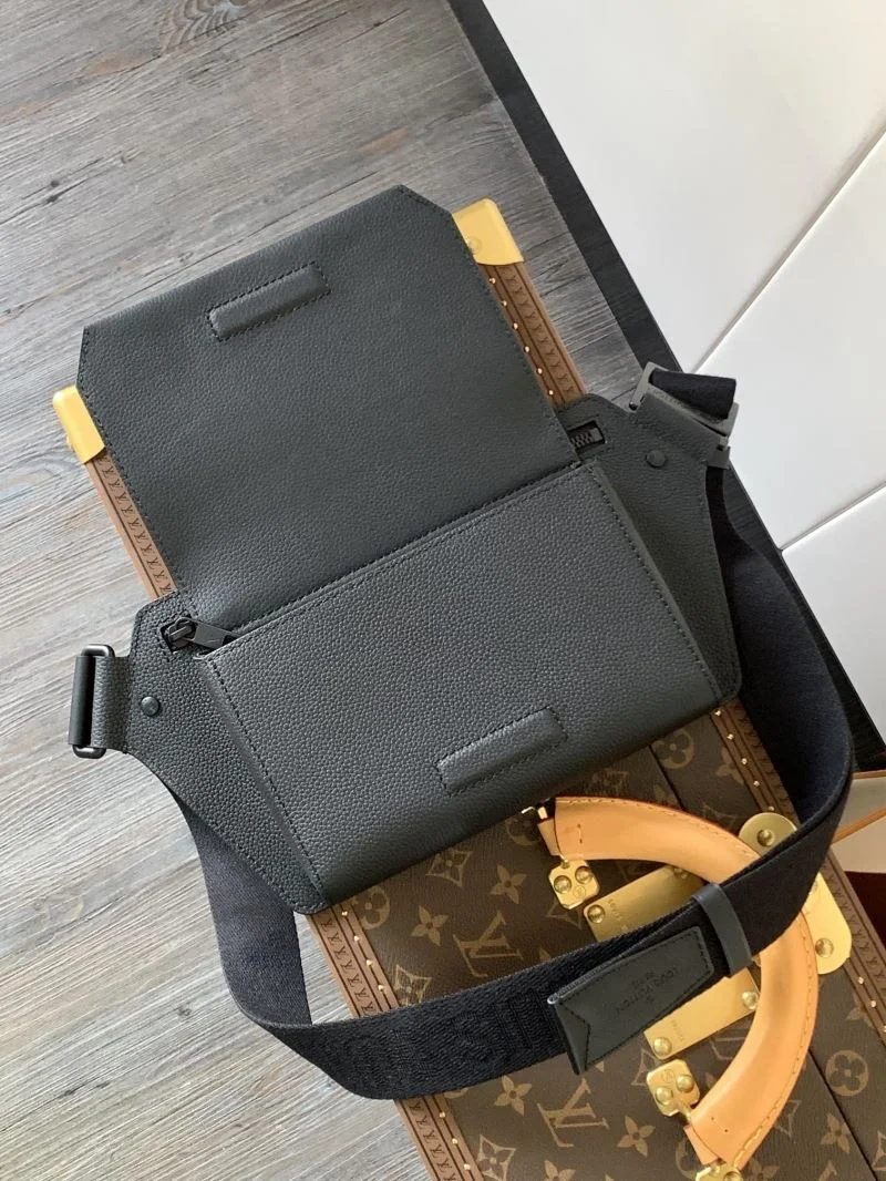 Thermal Louis Vuitton Waist Chest Packs 42100