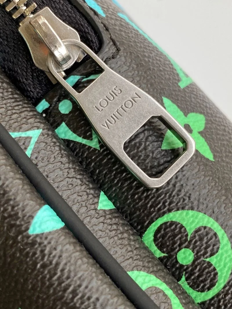 Stretchable Louis Vuitton Waist Chest Packs 42086