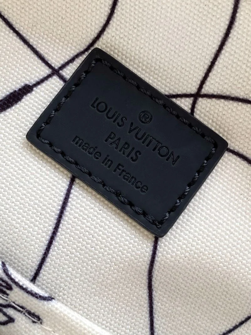 Stretchable Louis Vuitton Waist Chest Packs 42086