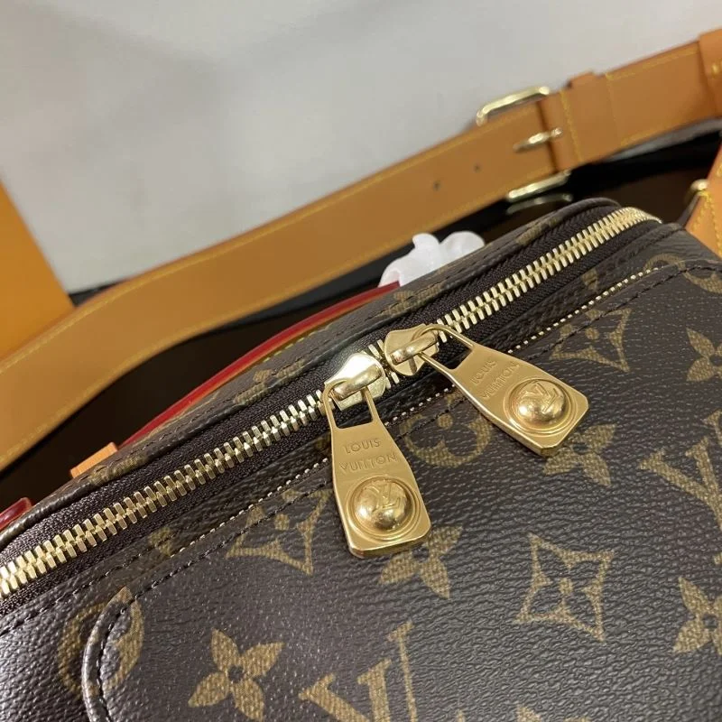 UrbanStyle Louis Vuitton Waist Chest Packs 41449