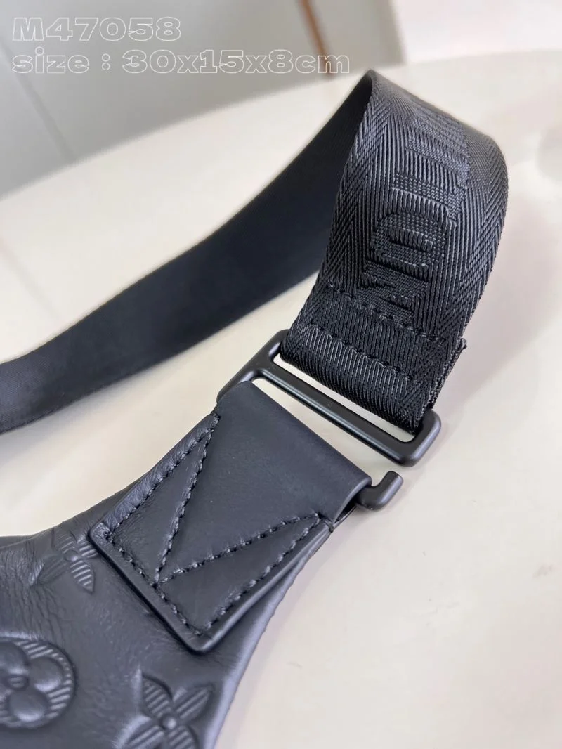 Breathable Louis Vuitton Waist Chest Packs 40965