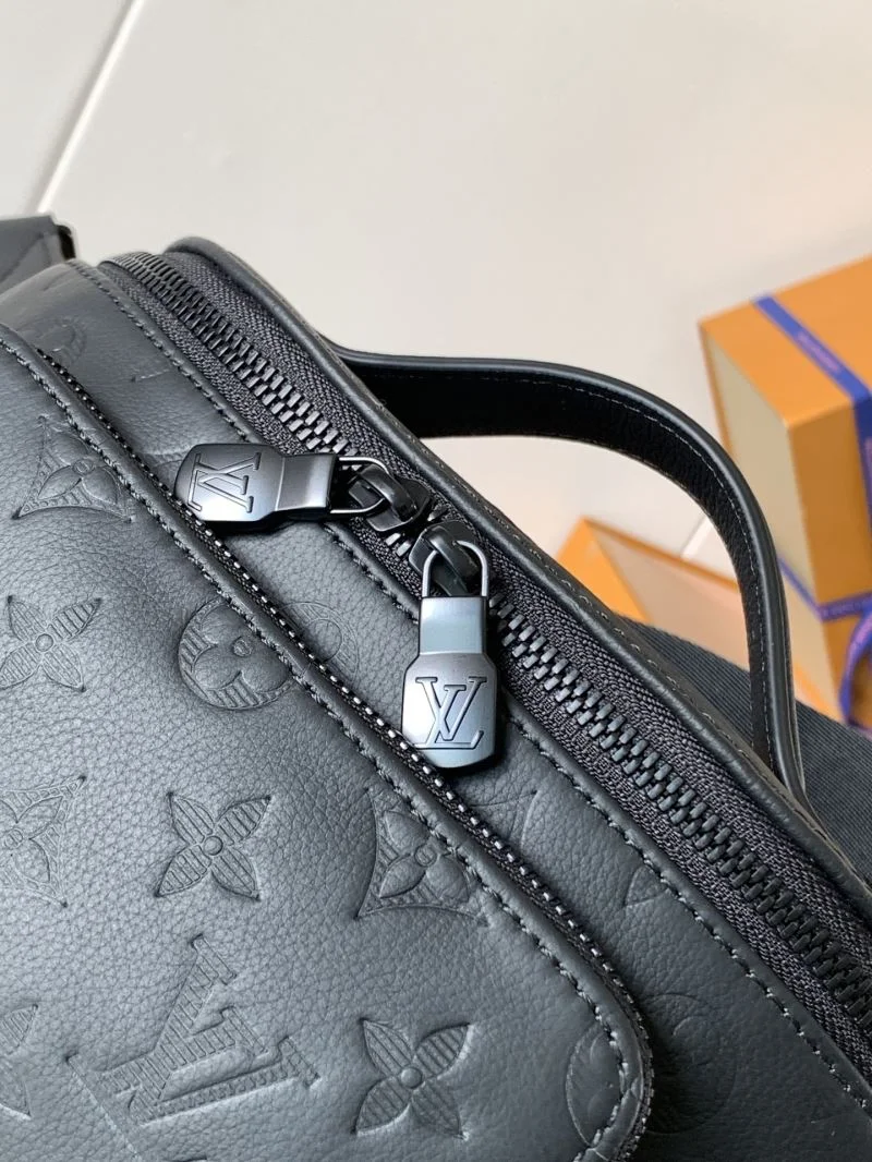 Lightweight Louis Vuitton Waist Chest Packs 39008