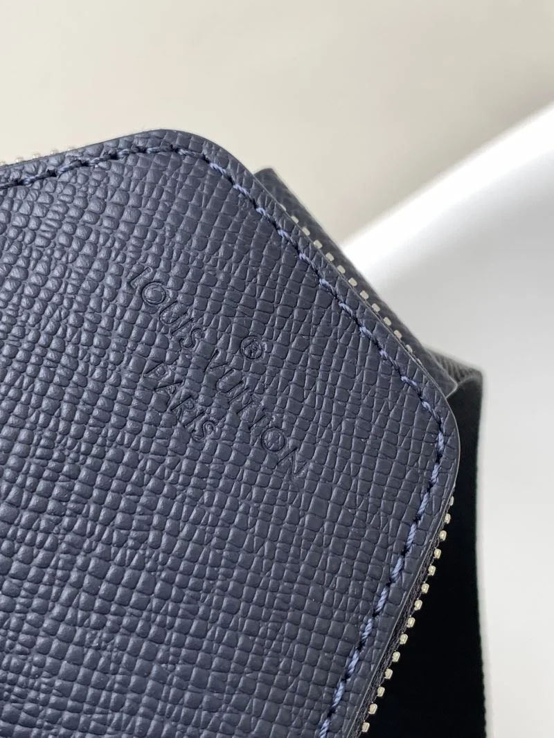 Fashionable Louis Vuitton Waist Chest Packs 38741