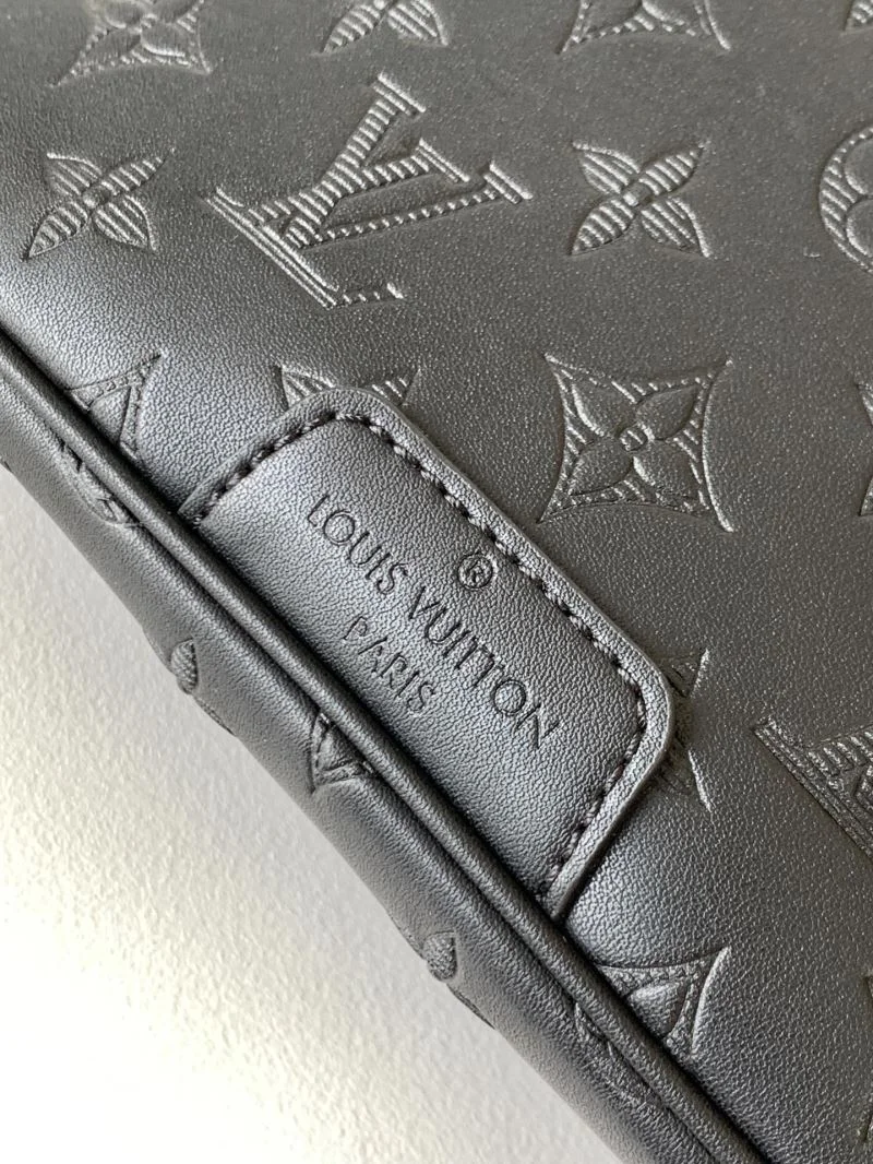 RelaxedFit Louis Vuitton Waist Chest Packs 38707