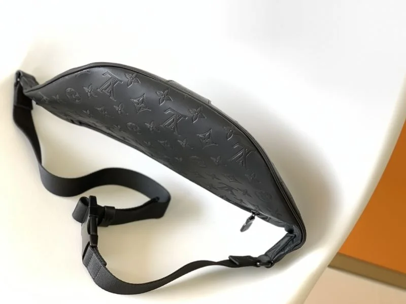 RelaxedFit Louis Vuitton Waist Chest Packs 38707