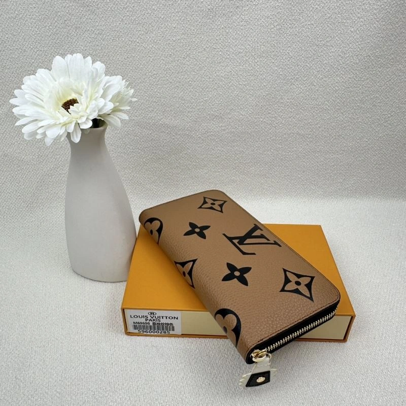 SoftTouch Louis Vuitton Wallets Purse 88050