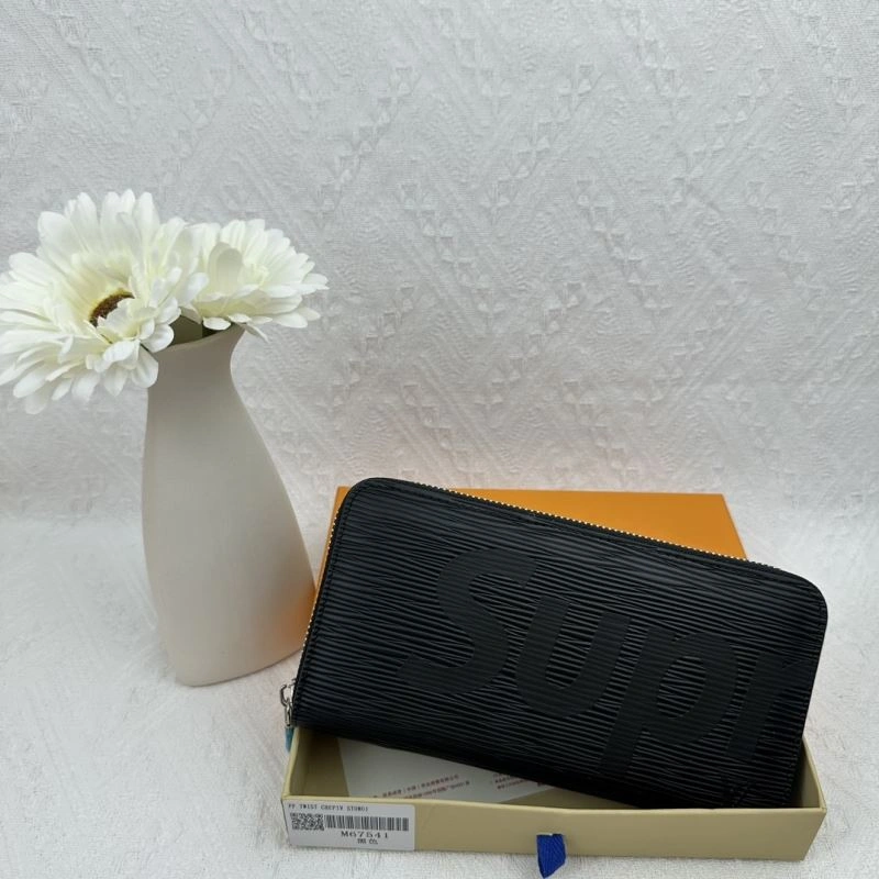 Sleek Louis Vuitton Wallets Purse 88034
