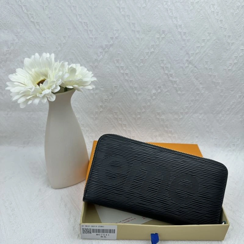 Sleek Louis Vuitton Wallets Purse 88034