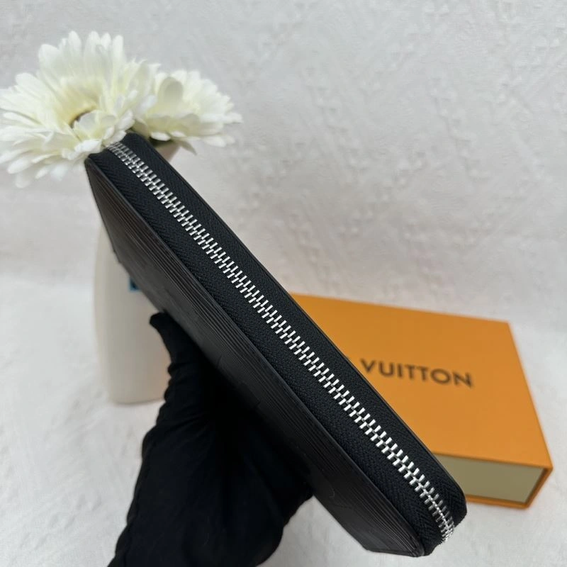 Sleek Louis Vuitton Wallets Purse 88034
