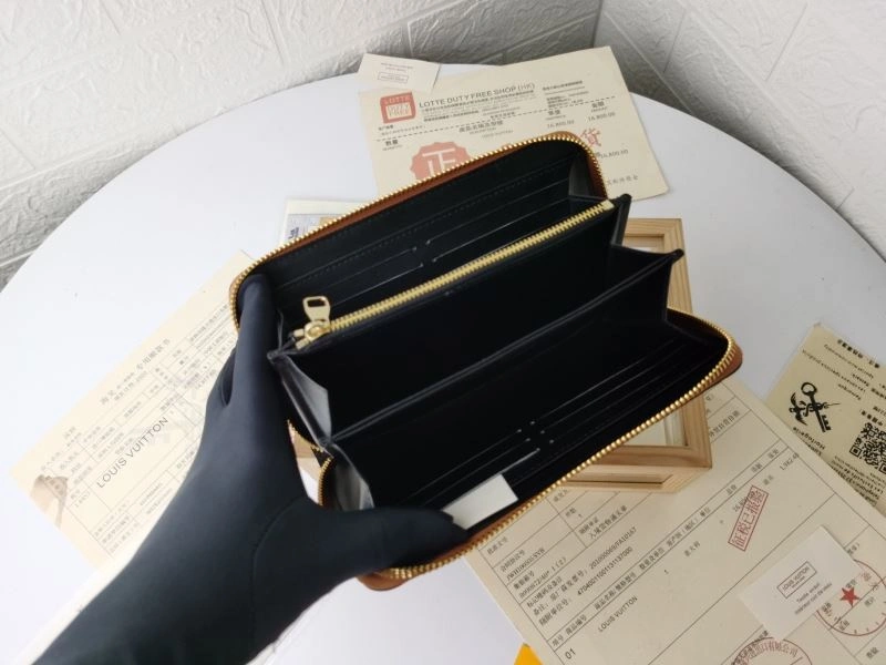EyeCatching Louis Vuitton Wallets Purse 87991