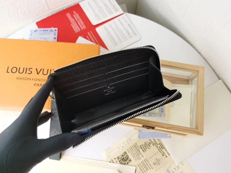 Louis Vuitton Wallets Purse Snug 87966