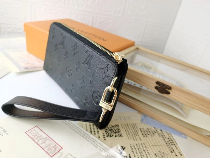 ModernLook Louis Vuitton Wallets Purse 87965