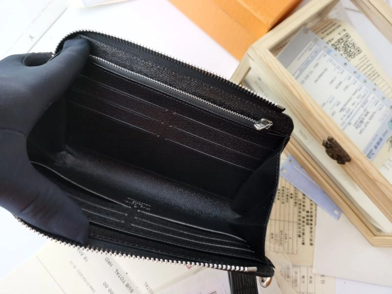 Louis Vuitton Wallets Purse QuickDry 88005