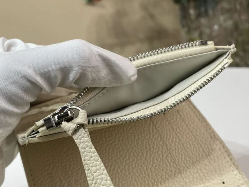 Louis Vuitton Wallets Purse Bold 40940
