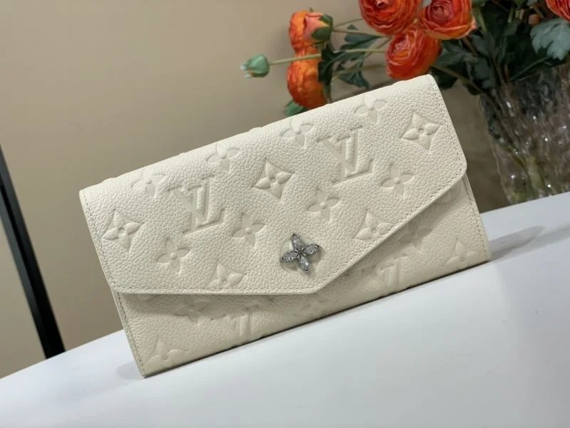EyeCatching Louis Vuitton Wallets Purse 40935