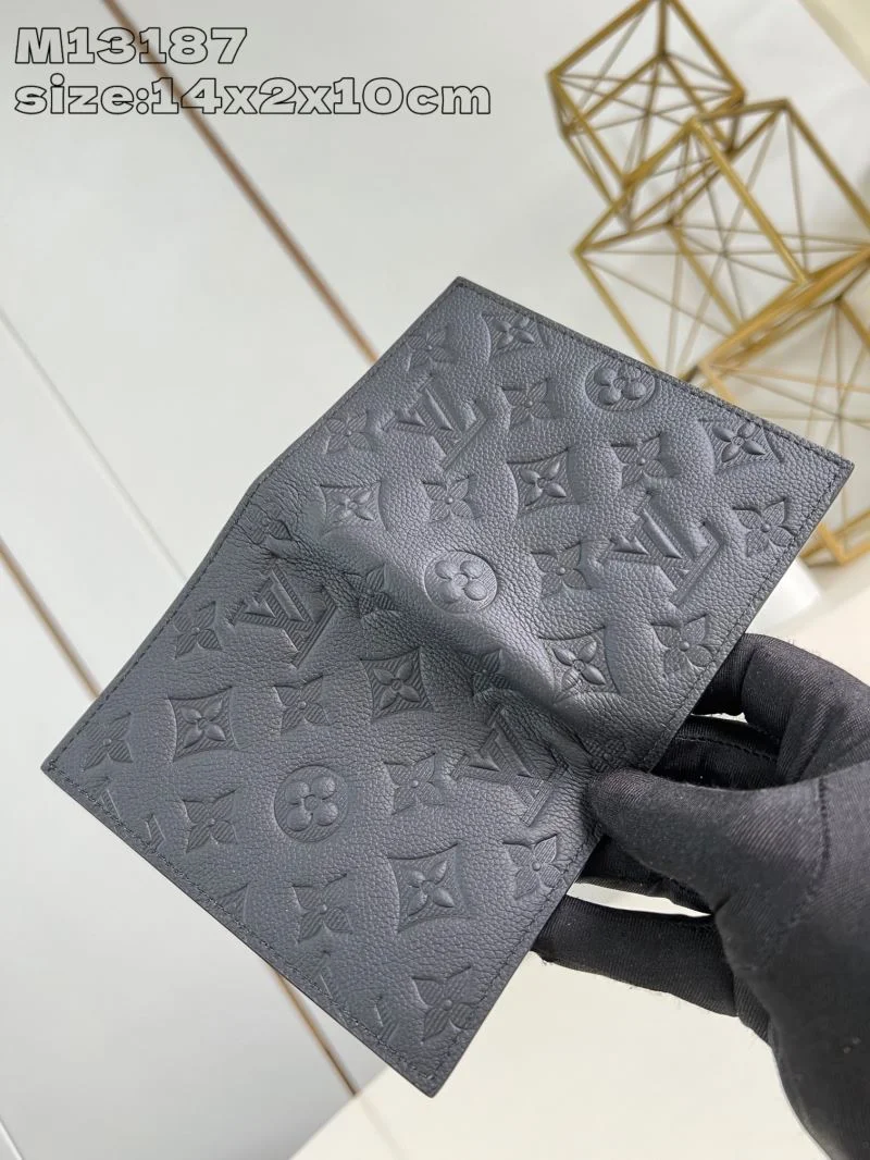 Louis Vuitton Wallets Purse Versatile 40930