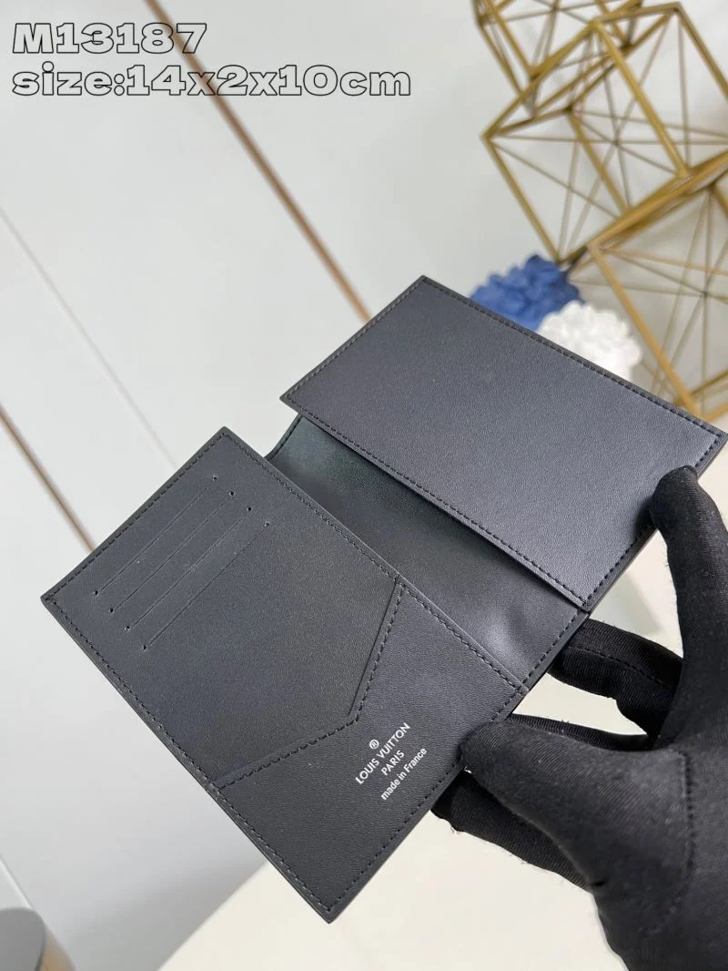 Louis Vuitton Wallets Purse Versatile 40930
