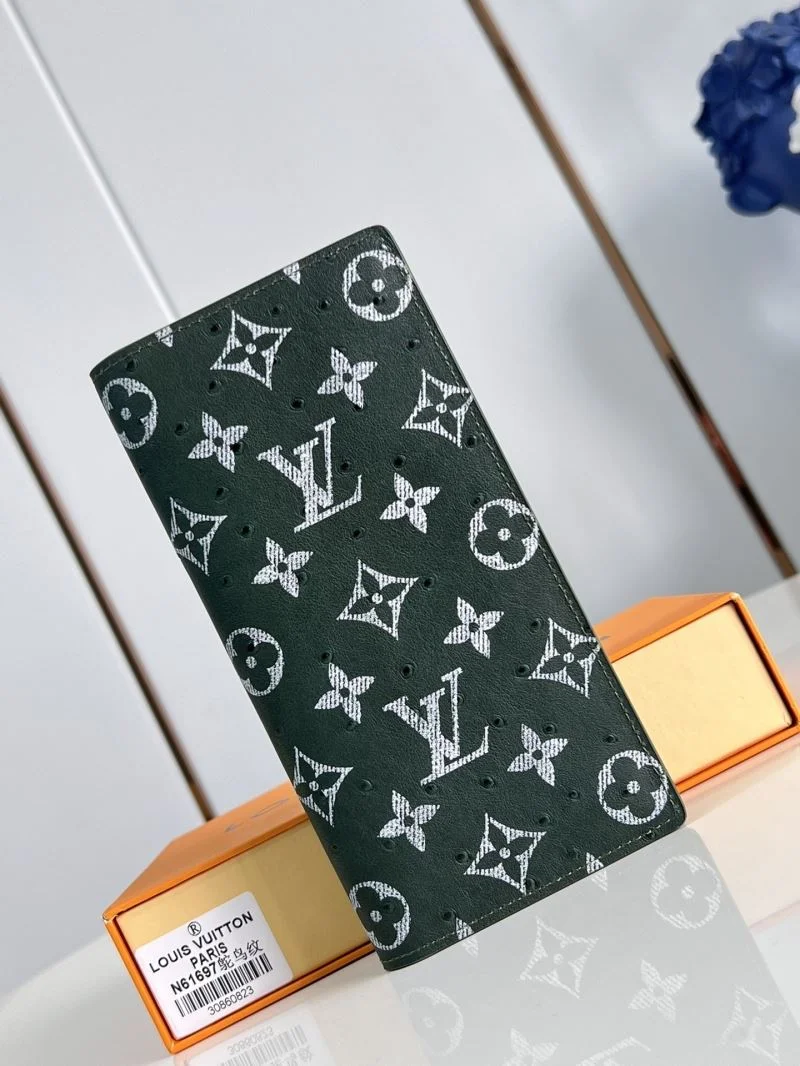 Snug Louis Vuitton Wallets Purse 40891