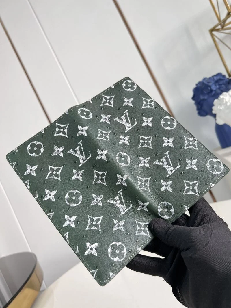 Snug Louis Vuitton Wallets Purse 40891