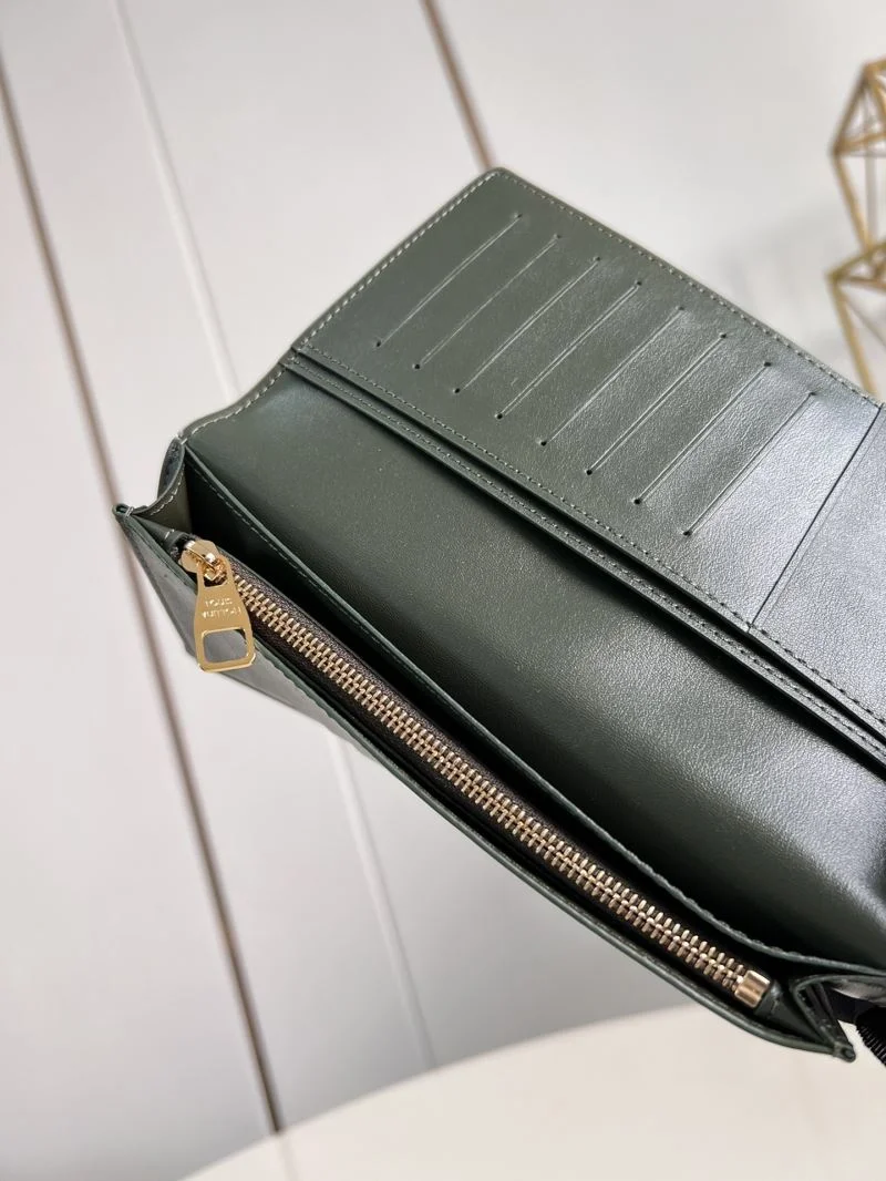 Snug Louis Vuitton Wallets Purse 40891