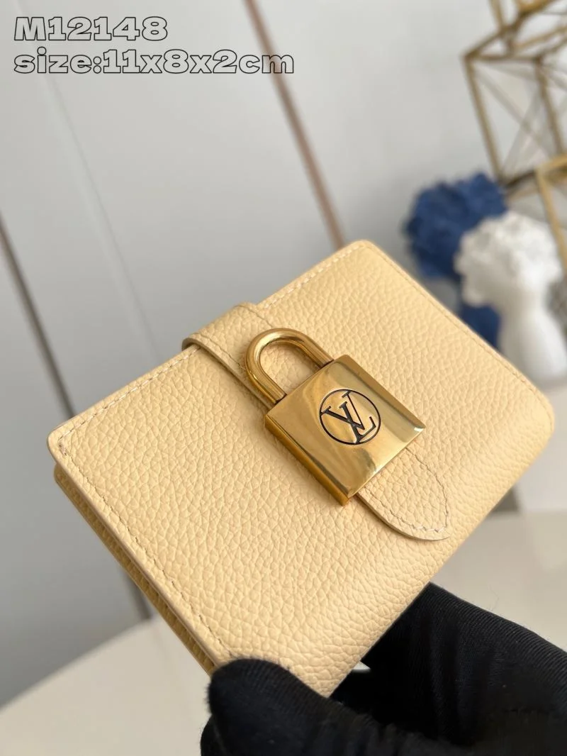 Sporty Louis Vuitton Wallets Purse 40830