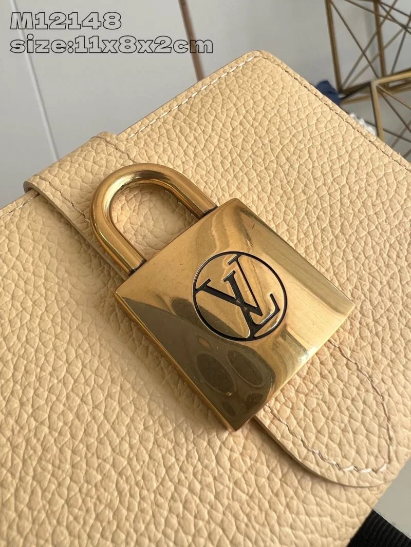Sporty Louis Vuitton Wallets Purse 40830