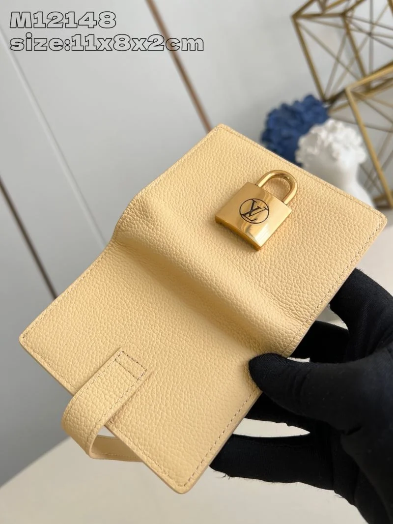 Sporty Louis Vuitton Wallets Purse 40830