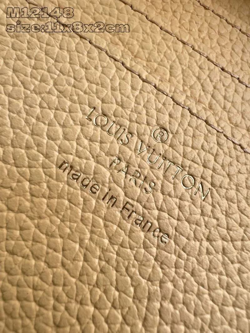 Sporty Louis Vuitton Wallets Purse 40830