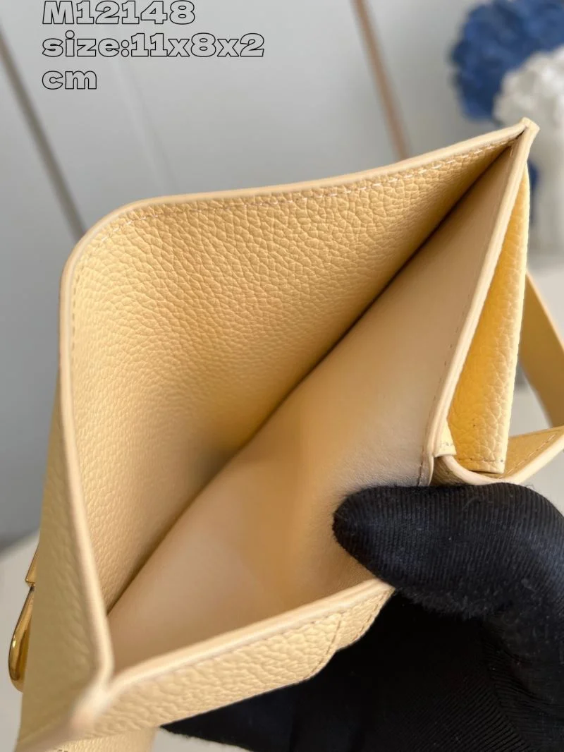 Sporty Louis Vuitton Wallets Purse 40830